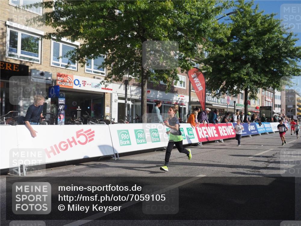 15.09.2024 - PSD Bank Halbmarathon Miley Keyser http://msf.ph/oto/7059105 15.09.2024 10:29:18 Ziel 5, 12, 47, 70, 150, 170, 180, 194, 244, 254, 255, 271, 288, 292, 297 meine-sportfotos.de