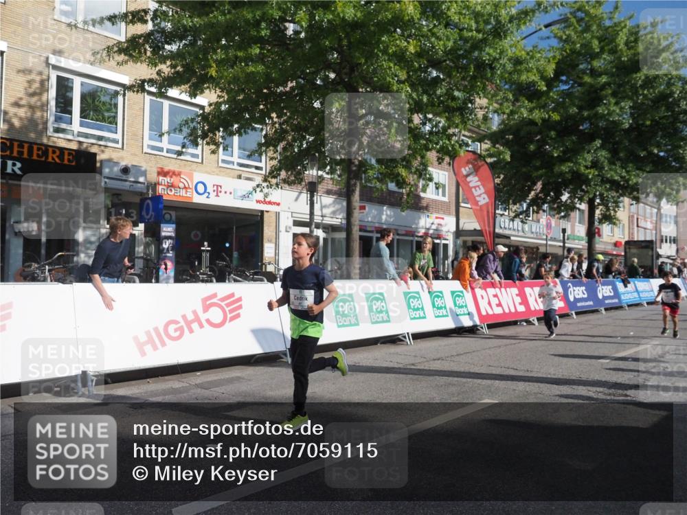 15.09.2024 - PSD Bank Halbmarathon Miley Keyser http://msf.ph/oto/7059115 15.09.2024 10:29:18 Ziel 5, 12, 47, 70, 150, 170, 180, 194, 244, 254, 255, 271, 288, 292, 297 meine-sportfotos.de