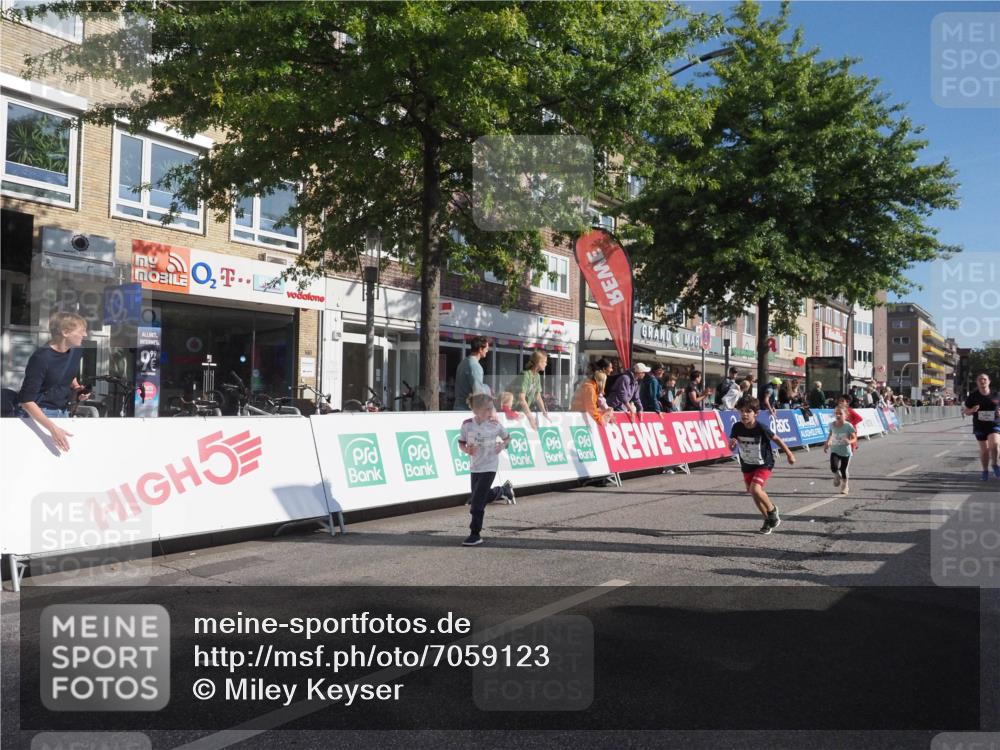 15.09.2024 - PSD Bank Halbmarathon Miley Keyser http://msf.ph/oto/7059123 15.09.2024 10:29:20 Ziel 5, 12, 47, 70, 150, 180, 194, 244, 254, 255, 271, 297 meine-sportfotos.de