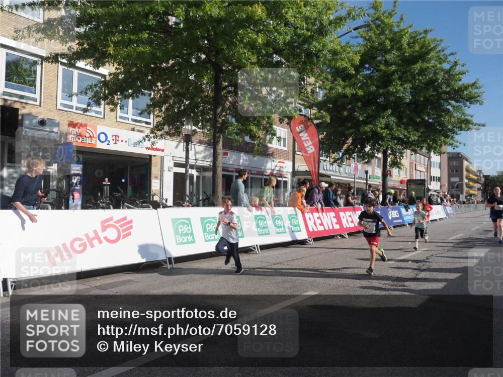 15.09.2024 - PSD Bank Halbmarathon Miley Keyser http://msf.ph/oto/7059128 15.09.2024 10:29:20 Ziel 5, 12, 47, 70, 150, 180, 194, 244, 254, 255, 271, 297 meine-sportfotos.de