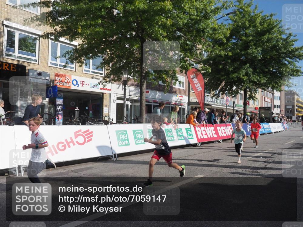15.09.2024 - PSD Bank Halbmarathon Miley Keyser http://msf.ph/oto/7059147 15.09.2024 10:29:21 Ziel 5, 12, 47, 70, 85, 180, 194, 244, 254, 255, 271, 297 meine-sportfotos.de