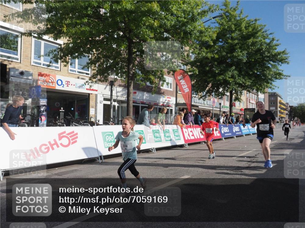 15.09.2024 - PSD Bank Halbmarathon Miley Keyser http://msf.ph/oto/7059169 15.09.2024 10:29:22 Ziel 5, 12, 47, 70, 85, 111, 180, 194, 244, 254, 255, 271 meine-sportfotos.de