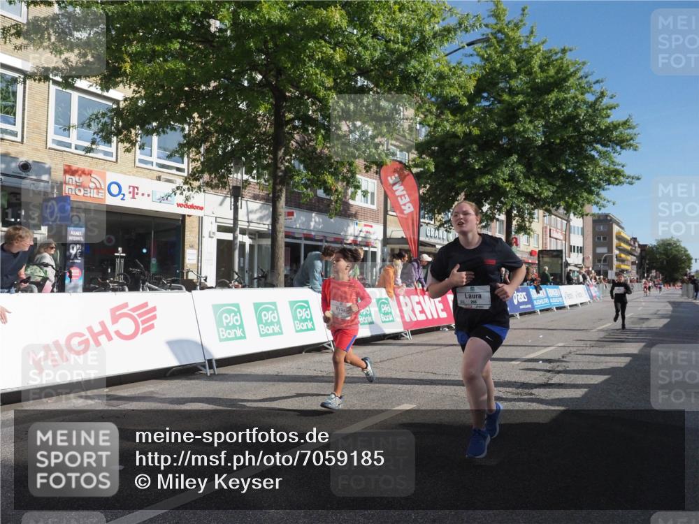 15.09.2024 - PSD Bank Halbmarathon Miley Keyser http://msf.ph/oto/7059185 15.09.2024 10:29:22 Ziel 5, 12, 47, 70, 85, 111, 180, 194, 244, 254, 255, 271 meine-sportfotos.de
