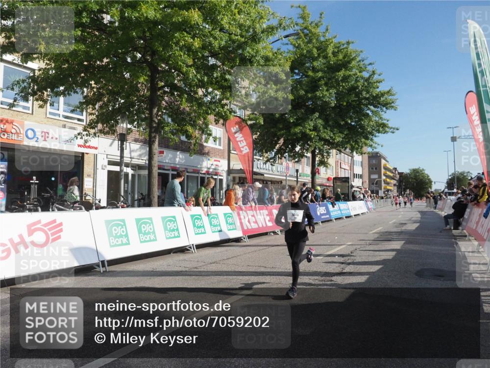15.09.2024 - PSD Bank Halbmarathon Miley Keyser http://msf.ph/oto/7059202 15.09.2024 10:29:25 Ziel 5, 12, 47, 70, 85, 111, 120, 180, 194, 244, 254, 255, 271 meine-sportfotos.de