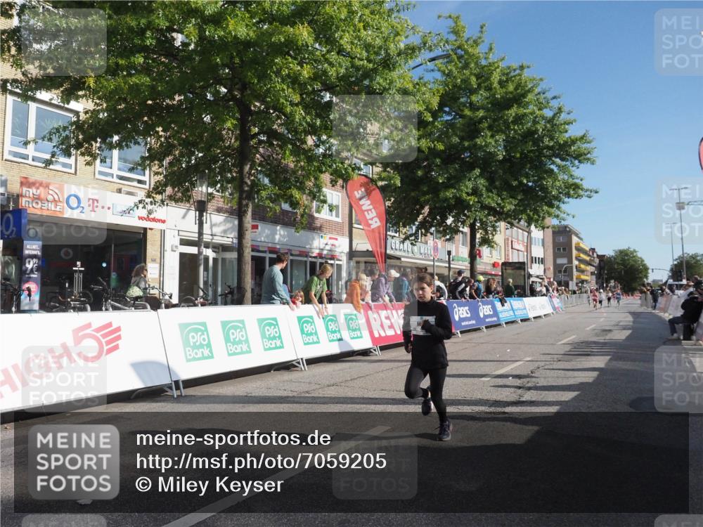 15.09.2024 - PSD Bank Halbmarathon Miley Keyser http://msf.ph/oto/7059205 15.09.2024 10:29:25 Ziel 5, 12, 47, 70, 85, 111, 120, 180, 194, 244, 254, 255, 271 meine-sportfotos.de