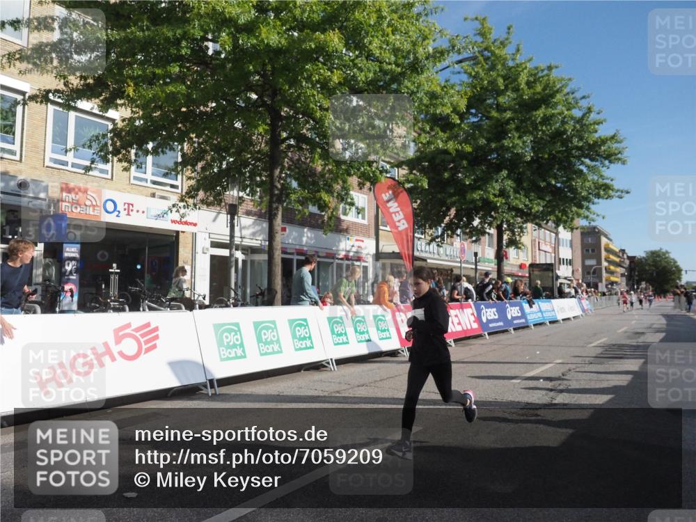 15.09.2024 - PSD Bank Halbmarathon Miley Keyser http://msf.ph/oto/7059209 15.09.2024 10:29:25 Ziel 5, 12, 47, 70, 85, 111, 120, 180, 194, 244, 254, 255, 271 meine-sportfotos.de