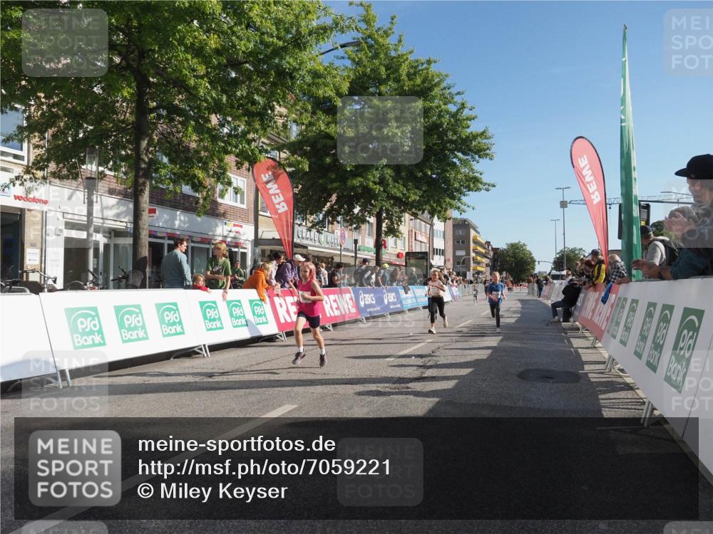 15.09.2024 - PSD Bank Halbmarathon Miley Keyser http://msf.ph/oto/7059221 15.09.2024 10:29:33 Ziel 46, 60, 74, 80, 85, 111, 112, 120, 194, 254, 255 meine-sportfotos.de