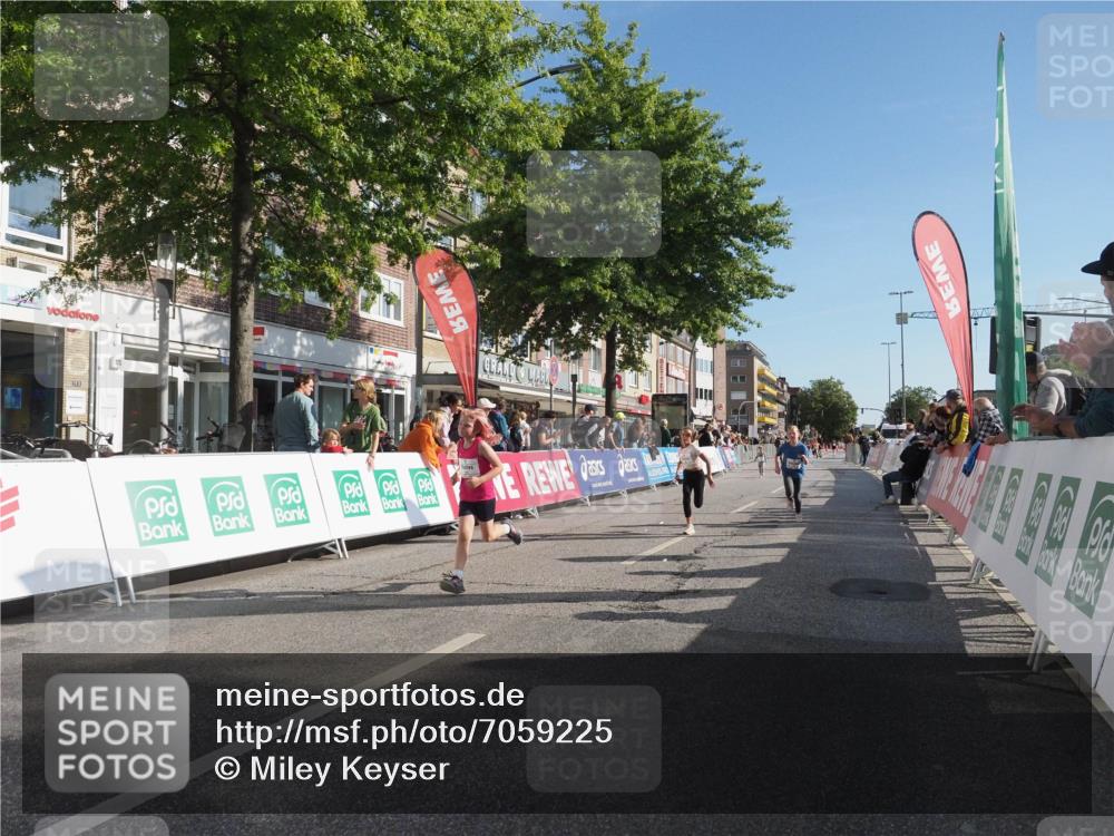 15.09.2024 - PSD Bank Halbmarathon Miley Keyser http://msf.ph/oto/7059225 15.09.2024 10:29:33 Ziel 46, 60, 74, 80, 85, 111, 112, 120, 194, 254, 255 meine-sportfotos.de