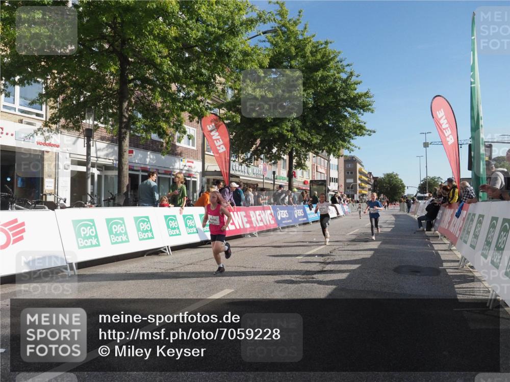 15.09.2024 - PSD Bank Halbmarathon Miley Keyser http://msf.ph/oto/7059228 15.09.2024 10:29:33 Ziel 46, 60, 74, 80, 85, 111, 112, 120, 194, 254, 255 meine-sportfotos.de