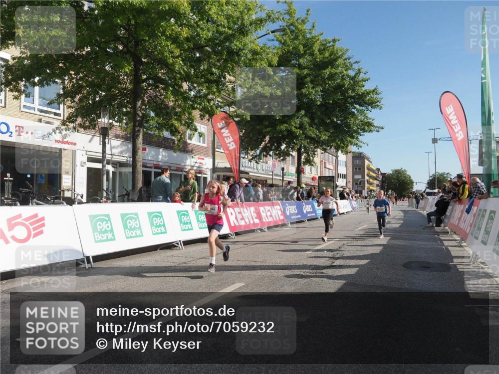 15.09.2024 - PSD Bank Halbmarathon Miley Keyser http://msf.ph/oto/7059232 15.09.2024 10:29:34 Ziel 46, 60, 74, 80, 85, 111, 112, 120, 194, 255 meine-sportfotos.de
