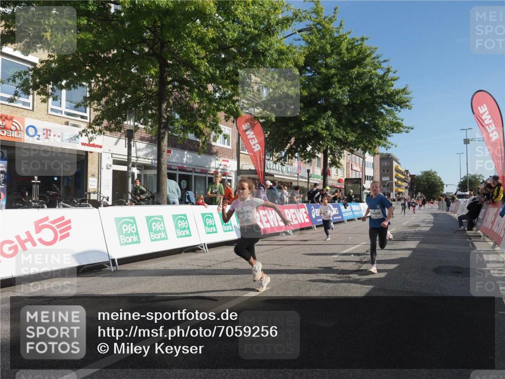 15.09.2024 - PSD Bank Halbmarathon Miley Keyser http://msf.ph/oto/7059256 15.09.2024 10:29:35 Ziel 15, 46, 60, 74, 80, 85, 111, 112, 120, 194 meine-sportfotos.de