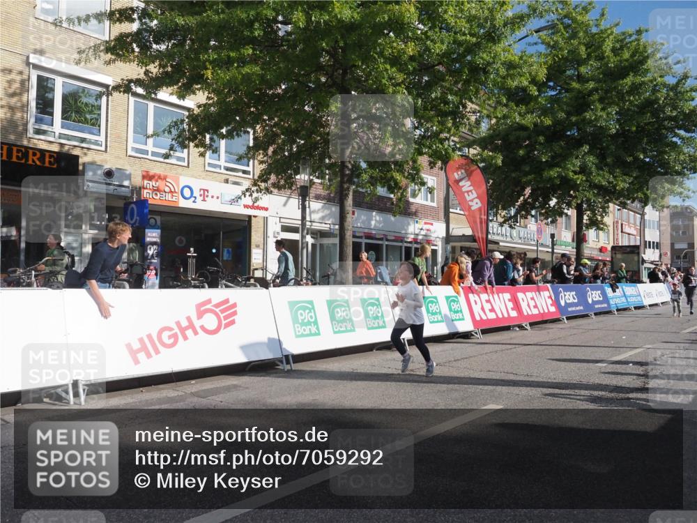 15.09.2024 - PSD Bank Halbmarathon Miley Keyser http://msf.ph/oto/7059292 15.09.2024 10:29:37 Ziel 15, 46, 60, 74, 80, 85, 111, 112, 120, 164 meine-sportfotos.de