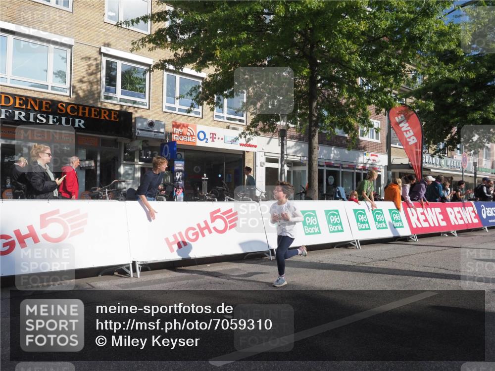 15.09.2024 - PSD Bank Halbmarathon Miley Keyser http://msf.ph/oto/7059310 15.09.2024 10:29:37 Ziel 15, 46, 60, 74, 80, 85, 111, 112, 120, 164 meine-sportfotos.de