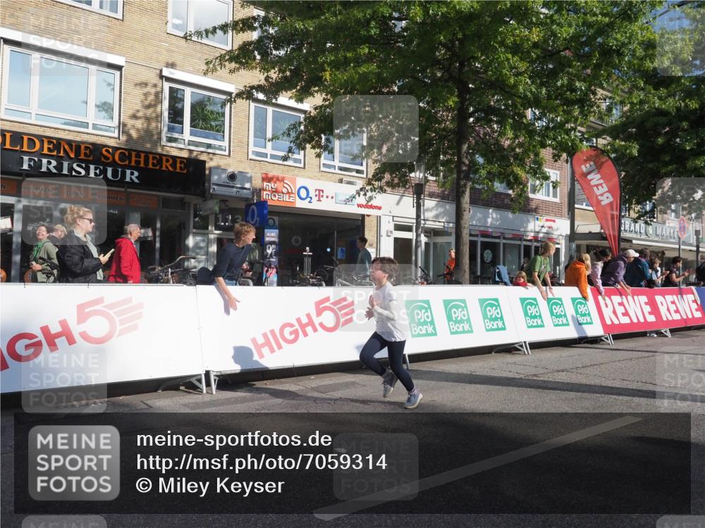 15.09.2024 - PSD Bank Halbmarathon Miley Keyser http://msf.ph/oto/7059314 15.09.2024 10:29:37 Ziel 15, 46, 60, 74, 80, 85, 111, 112, 120, 164 meine-sportfotos.de