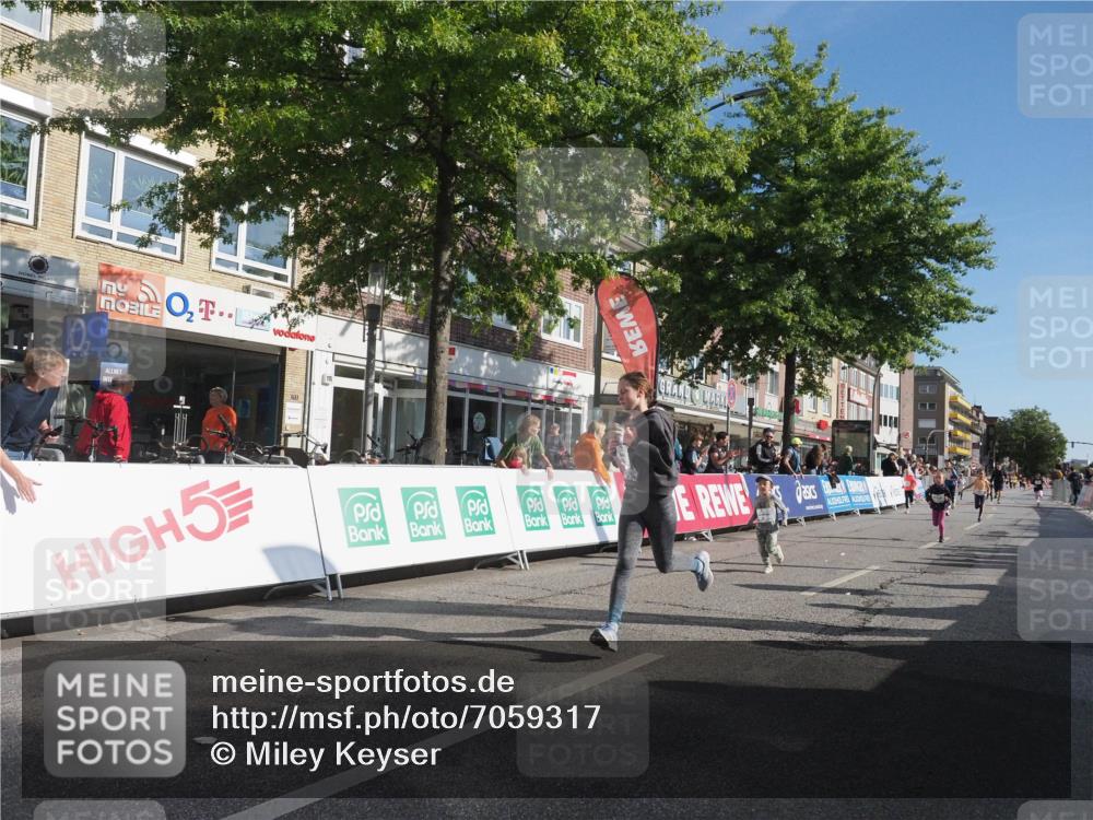 15.09.2024 - PSD Bank Halbmarathon Miley Keyser http://msf.ph/oto/7059317 15.09.2024 10:29:40 Ziel 15, 46, 60, 74, 80, 85, 111, 112, 120, 164, 168, 286 meine-sportfotos.de