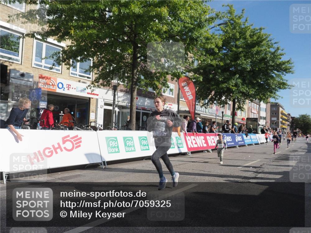 15.09.2024 - PSD Bank Halbmarathon Miley Keyser http://msf.ph/oto/7059325 15.09.2024 10:29:40 Ziel 15, 46, 60, 74, 80, 85, 111, 112, 120, 164, 168, 286 meine-sportfotos.de