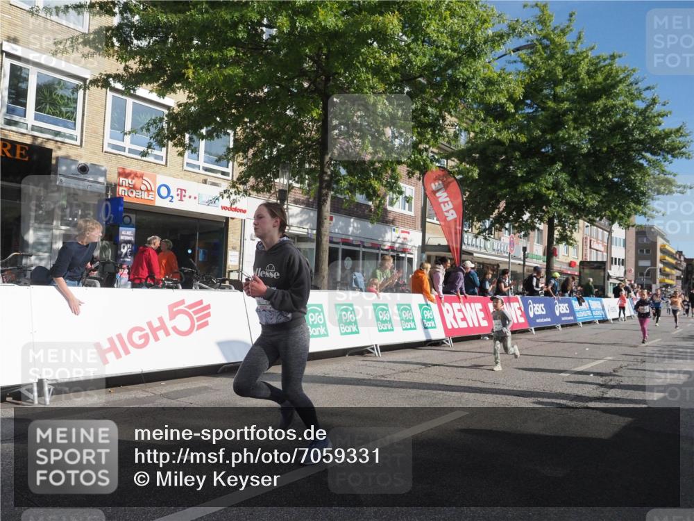15.09.2024 - PSD Bank Halbmarathon Miley Keyser http://msf.ph/oto/7059331 15.09.2024 10:29:41 Ziel 15, 46, 60, 74, 80, 85, 111, 112, 120, 164, 168, 225, 286 meine-sportfotos.de