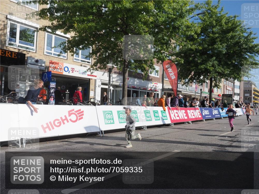 15.09.2024 - PSD Bank Halbmarathon Miley Keyser http://msf.ph/oto/7059335 15.09.2024 10:29:42 Ziel 15, 46, 60, 74, 80, 85, 111, 112, 120, 164, 168, 185, 225, 286 meine-sportfotos.de
