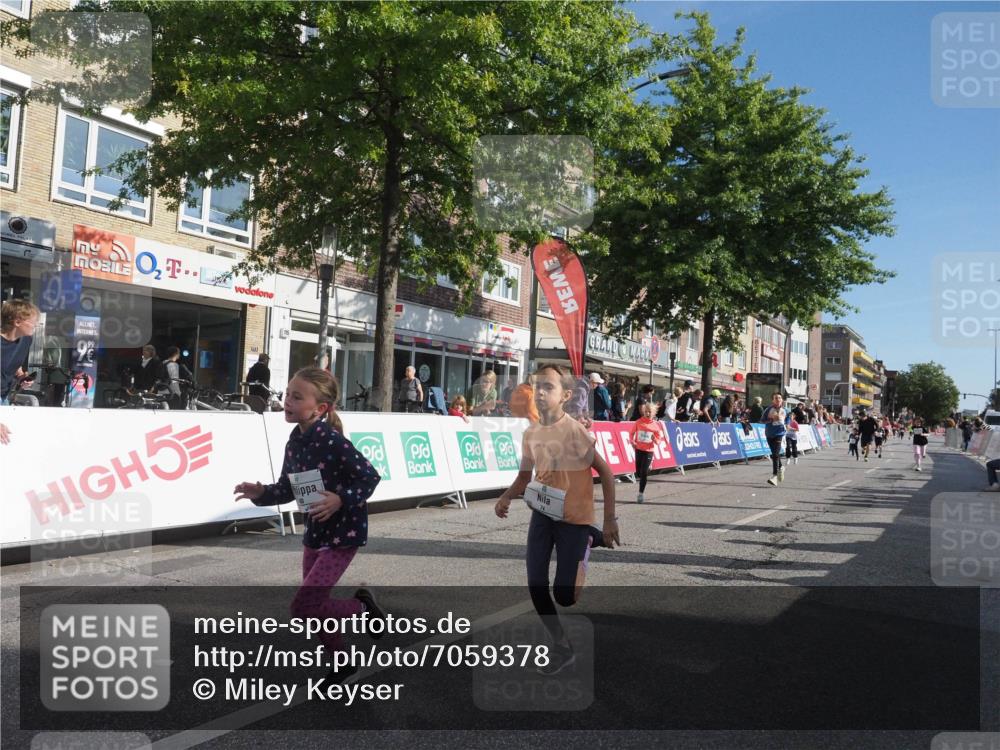 15.09.2024 - PSD Bank Halbmarathon Miley Keyser http://msf.ph/oto/7059378 15.09.2024 10:29:44 Ziel 15, 46, 60, 63, 74, 80, 111, 112, 120, 164, 168, 171, 185, 225, 246, 286 meine-sportfotos.de