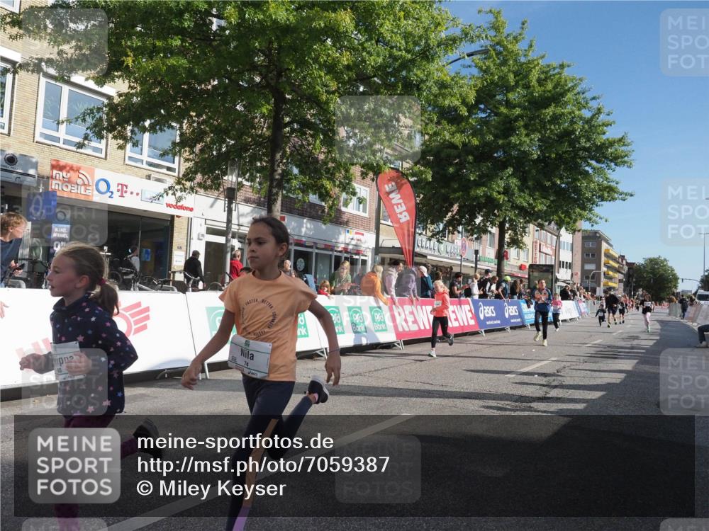 15.09.2024 - PSD Bank Halbmarathon Miley Keyser http://msf.ph/oto/7059387 15.09.2024 10:29:44 Ziel 15, 46, 60, 63, 74, 80, 111, 112, 120, 164, 168, 171, 185, 225, 246, 286 meine-sportfotos.de
