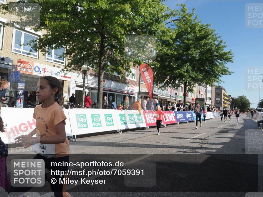 15.09.2024 - PSD Bank Halbmarathon Miley Keyser http://msf.ph/oto/7059391 15.09.2024 10:29:45 Ziel 15, 46, 60, 63, 74, 80, 112, 120, 164, 168, 171, 185, 225, 246, 286 meine-sportfotos.de