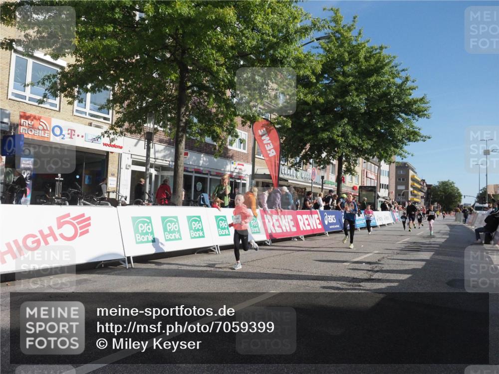 15.09.2024 - PSD Bank Halbmarathon Miley Keyser http://msf.ph/oto/7059399 15.09.2024 10:29:45 Ziel 15, 46, 60, 63, 74, 80, 112, 120, 164, 168, 171, 185, 225, 246, 286 meine-sportfotos.de