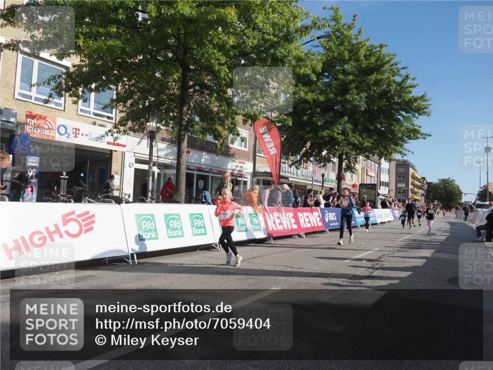 15.09.2024 - PSD Bank Halbmarathon Miley Keyser http://msf.ph/oto/7059404 15.09.2024 10:29:45 Ziel 15, 46, 60, 63, 74, 80, 112, 120, 164, 168, 171, 185, 225, 246, 286 meine-sportfotos.de