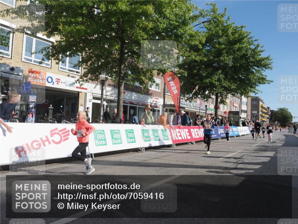 15.09.2024 - PSD Bank Halbmarathon Miley Keyser http://msf.ph/oto/7059416 15.09.2024 10:29:46 Ziel 3, 15, 46, 60, 63, 74, 80, 112, 120, 164, 168, 171, 185, 225, 246, 286 meine-sportfotos.de