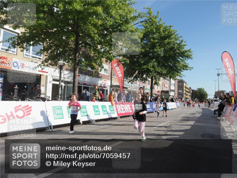 15.09.2024 - PSD Bank Halbmarathon Miley Keyser http://msf.ph/oto/7059457 15.09.2024 10:29:50 Ziel 3, 15, 46, 60, 63, 74, 80, 112, 127, 164, 168, 171, 185, 218, 225, 246, 286 meine-sportfotos.de