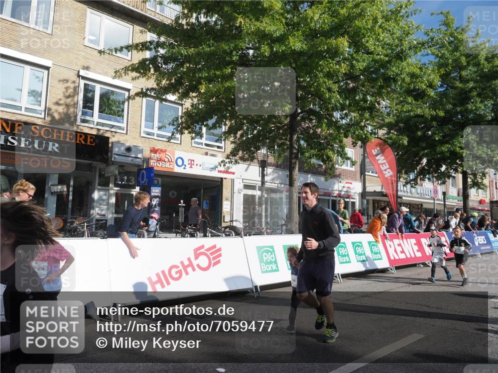 15.09.2024 - PSD Bank Halbmarathon Miley Keyser http://msf.ph/oto/7059477 15.09.2024 10:29:51 Ziel 3, 15, 46, 60, 63, 74, 80, 127, 156, 164, 168, 171, 185, 218, 225, 246, 264, 286 meine-sportfotos.de