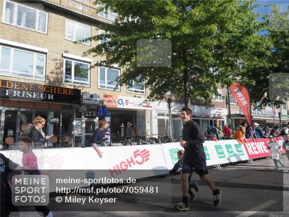 15.09.2024 - PSD Bank Halbmarathon Miley Keyser http://msf.ph/oto/7059481 15.09.2024 10:29:51 Ziel 3, 15, 46, 60, 63, 74, 80, 127, 156, 164, 168, 171, 185, 218, 225, 246, 264, 286 meine-sportfotos.de