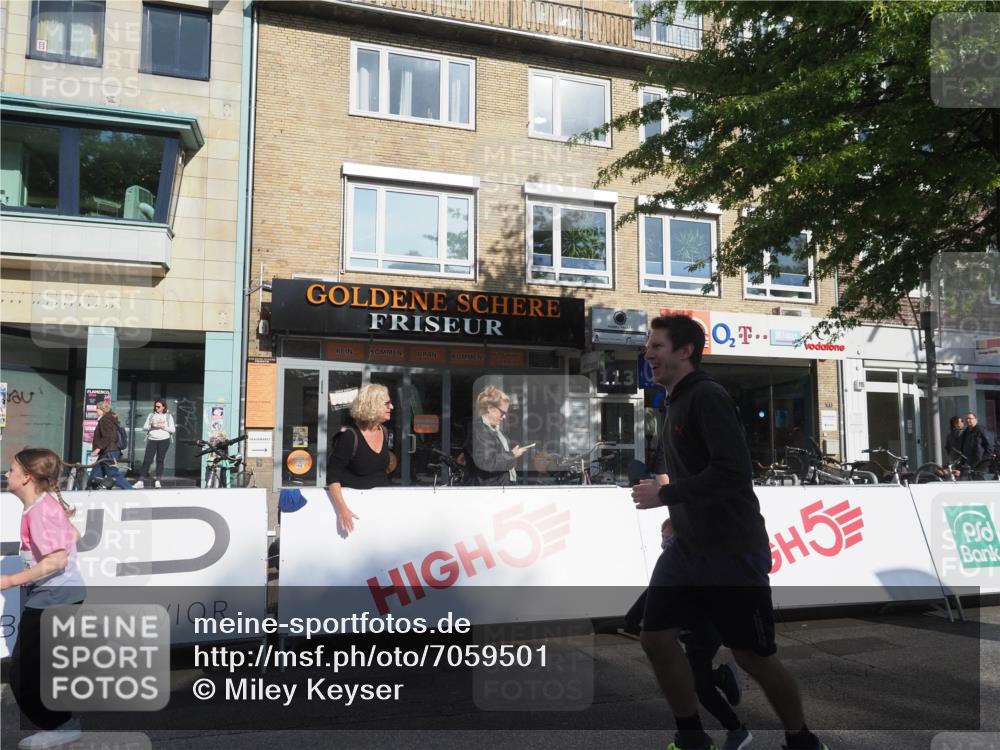 15.09.2024 - PSD Bank Halbmarathon Miley Keyser http://msf.ph/oto/7059501 15.09.2024 10:29:52 Ziel 3, 15, 46, 60, 63, 74, 127, 156, 164, 168, 171, 185, 218, 225, 246, 264, 286 meine-sportfotos.de