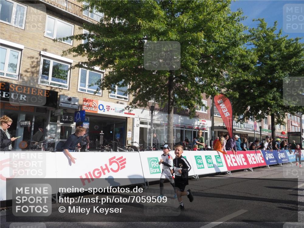 15.09.2024 - PSD Bank Halbmarathon Miley Keyser http://msf.ph/oto/7059509 15.09.2024 10:29:53 Ziel 3, 15, 46, 60, 63, 127, 156, 164, 168, 171, 185, 218, 225, 246, 264, 286 meine-sportfotos.de