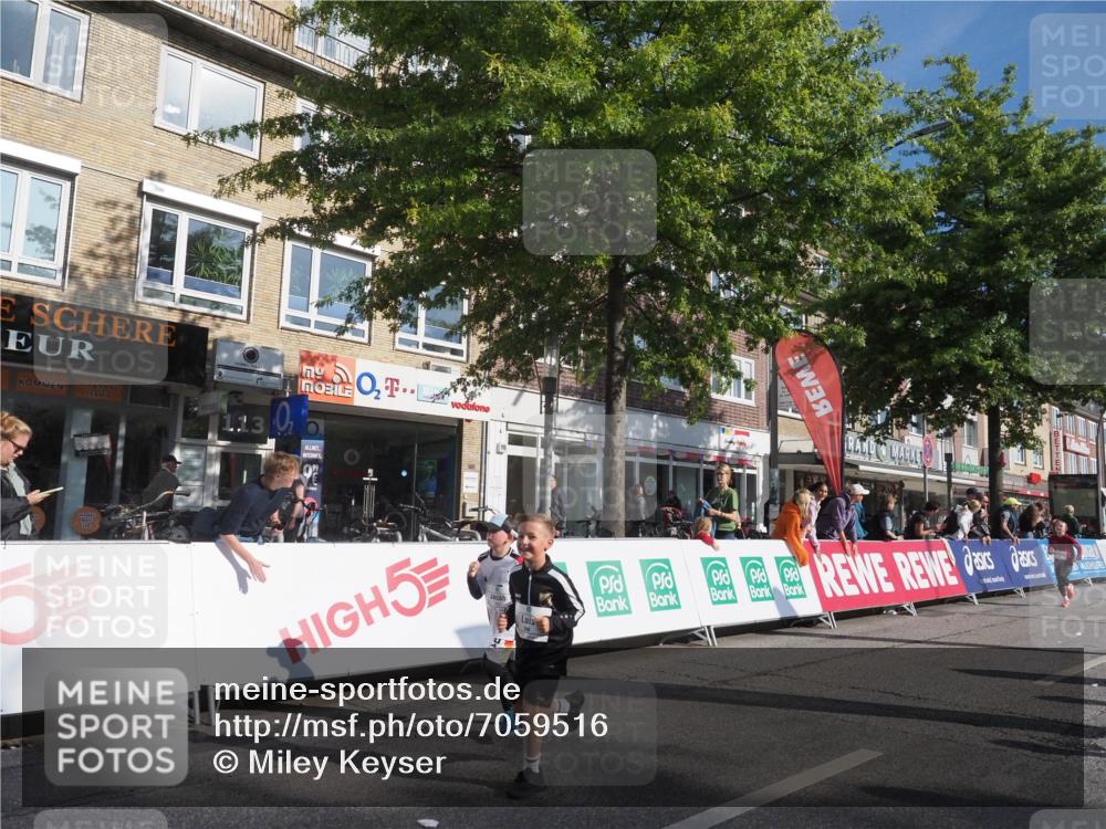 15.09.2024 - PSD Bank Halbmarathon Miley Keyser http://msf.ph/oto/7059516 15.09.2024 10:29:53 Ziel 3, 15, 46, 60, 63, 127, 156, 164, 168, 171, 185, 218, 225, 246, 264, 286 meine-sportfotos.de