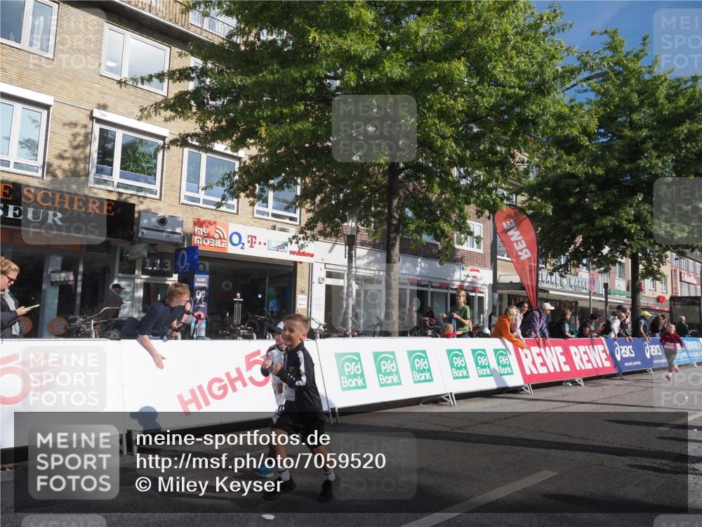 15.09.2024 - PSD Bank Halbmarathon Miley Keyser http://msf.ph/oto/7059520 15.09.2024 10:29:53 Ziel 3, 15, 46, 60, 63, 127, 156, 164, 168, 171, 185, 218, 225, 246, 264, 286 meine-sportfotos.de