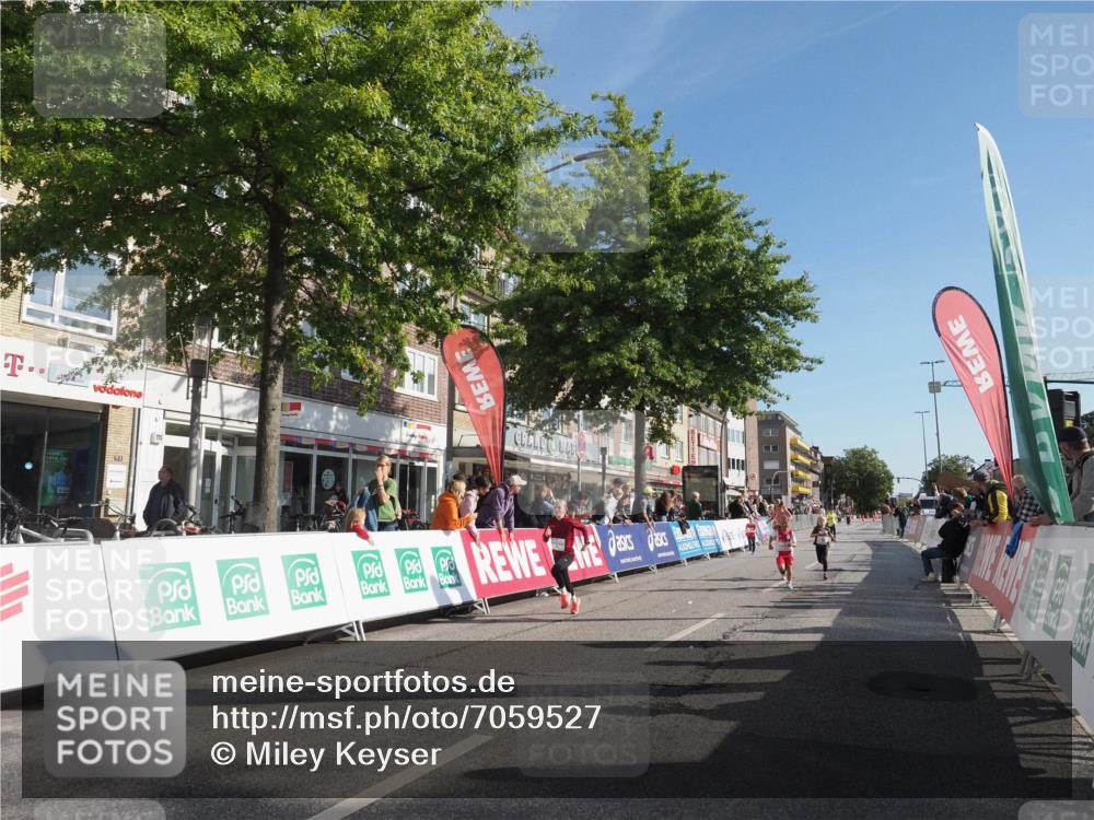 15.09.2024 - PSD Bank Halbmarathon Miley Keyser http://msf.ph/oto/7059527 15.09.2024 10:29:54 Ziel 3, 15, 60, 63, 127, 156, 164, 168, 171, 185, 218, 225, 246, 264, 286 meine-sportfotos.de