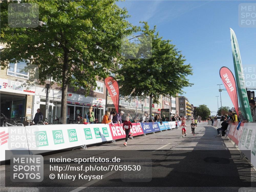 15.09.2024 - PSD Bank Halbmarathon Miley Keyser http://msf.ph/oto/7059530 15.09.2024 10:29:54 Ziel 3, 15, 60, 63, 127, 156, 164, 168, 171, 185, 218, 225, 246, 264, 286 meine-sportfotos.de