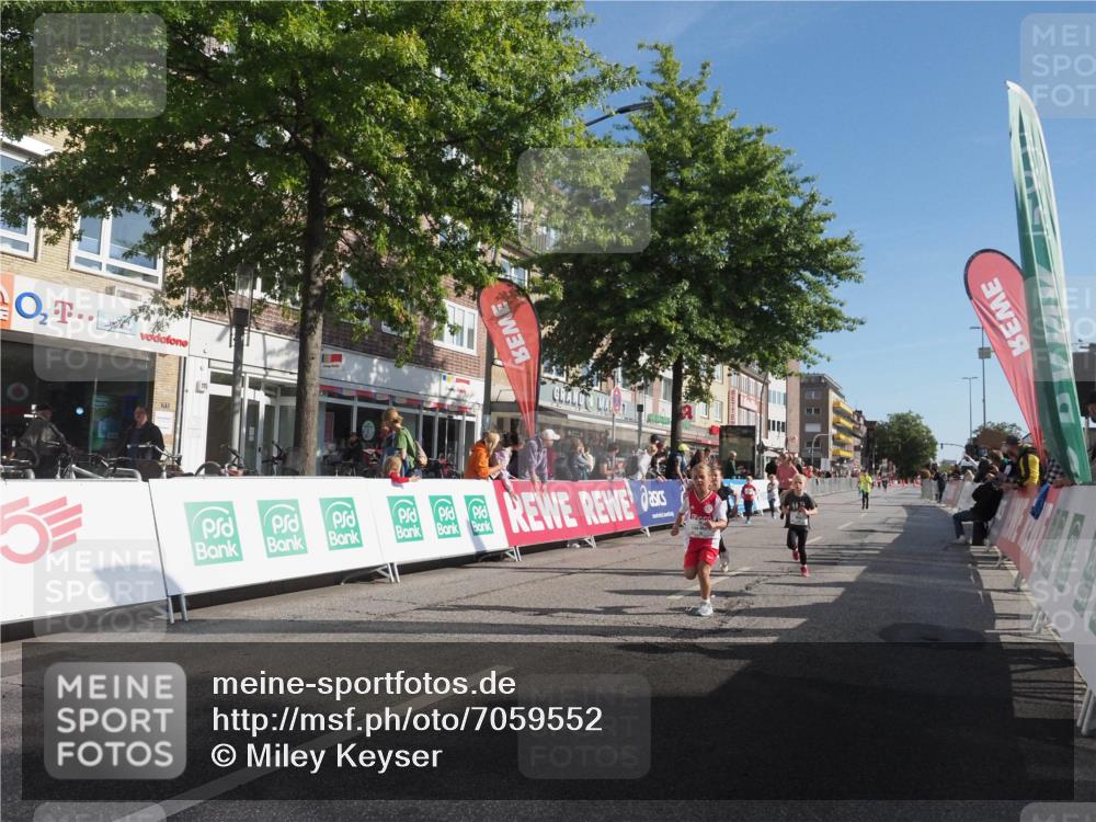15.09.2024 - PSD Bank Halbmarathon Miley Keyser http://msf.ph/oto/7059552 15.09.2024 10:29:56 Ziel 3, 15, 63, 127, 156, 164, 168, 171, 185, 218, 225, 246, 252, 264, 286 meine-sportfotos.de