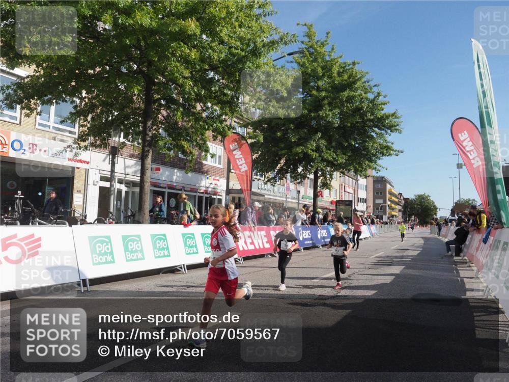 15.09.2024 - PSD Bank Halbmarathon Miley Keyser http://msf.ph/oto/7059567 15.09.2024 10:29:57 Ziel 3, 15, 63, 127, 156, 164, 168, 171, 185, 218, 225, 246, 252, 264, 286 meine-sportfotos.de