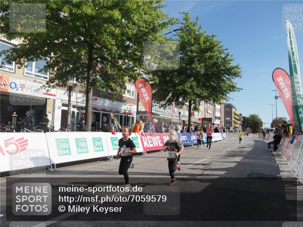 15.09.2024 - PSD Bank Halbmarathon Miley Keyser http://msf.ph/oto/7059579 15.09.2024 10:29:57 Ziel 3, 15, 63, 127, 156, 164, 168, 171, 185, 218, 225, 246, 252, 264, 286 meine-sportfotos.de