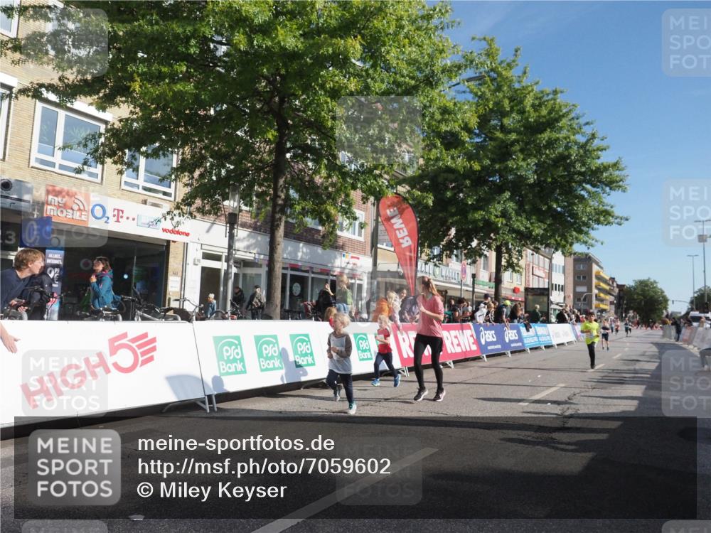 15.09.2024 - PSD Bank Halbmarathon Miley Keyser http://msf.ph/oto/7059602 15.09.2024 10:30:00 Ziel 3, 63, 97, 127, 156, 168, 171, 185, 218, 225, 246, 252, 264, 281, 286, 289, 306 meine-sportfotos.de