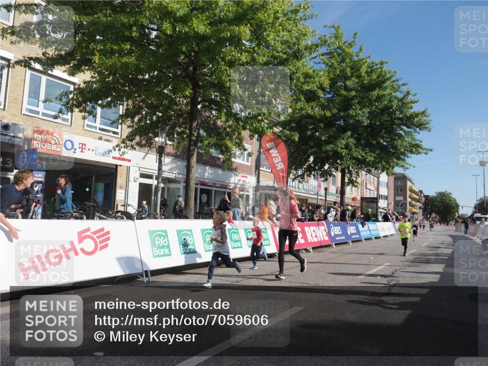 15.09.2024 - PSD Bank Halbmarathon Miley Keyser http://msf.ph/oto/7059606 15.09.2024 10:30:00 Ziel 3, 63, 97, 127, 156, 168, 171, 185, 218, 225, 246, 252, 264, 281, 286, 289, 306 meine-sportfotos.de