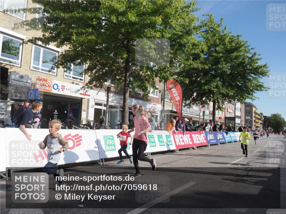 15.09.2024 - PSD Bank Halbmarathon Miley Keyser http://msf.ph/oto/7059618 15.09.2024 10:30:01 Ziel 3, 63, 97, 127, 129, 156, 168, 171, 185, 218, 225, 246, 252, 264, 281, 286, 289, 306 meine-sportfotos.de