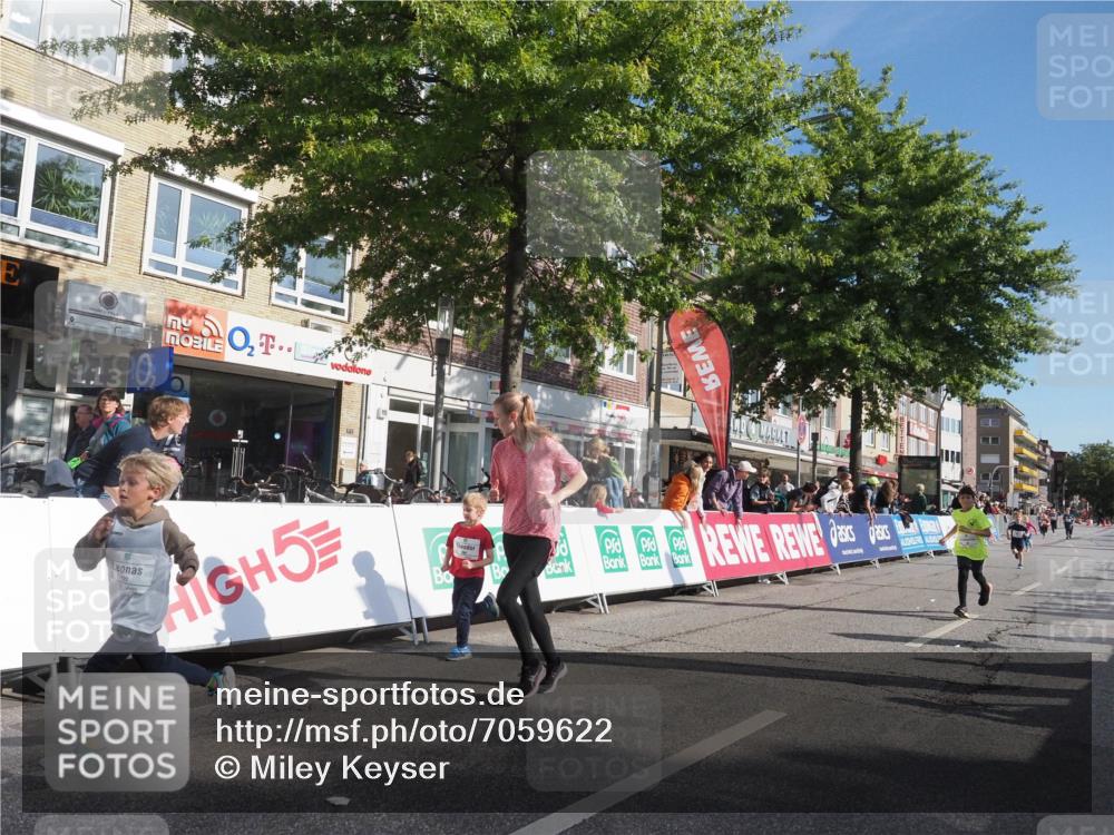15.09.2024 - PSD Bank Halbmarathon Miley Keyser http://msf.ph/oto/7059622 15.09.2024 10:30:01 Ziel 3, 63, 97, 127, 129, 156, 168, 171, 185, 218, 225, 246, 252, 264, 281, 286, 289, 306 meine-sportfotos.de