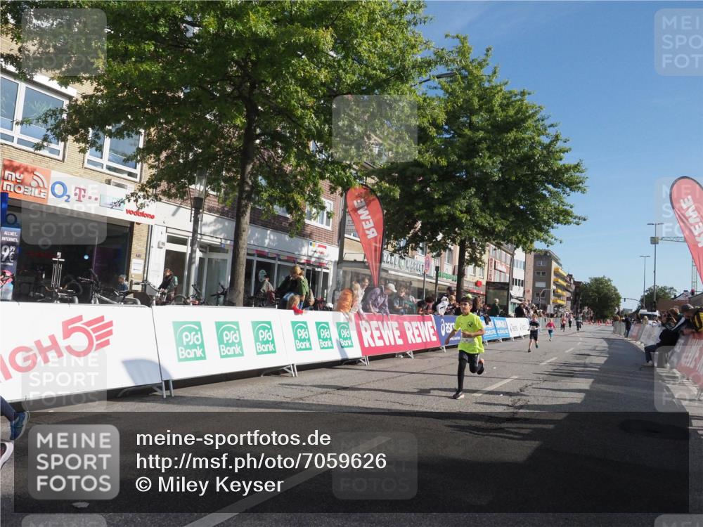 15.09.2024 - PSD Bank Halbmarathon Miley Keyser http://msf.ph/oto/7059626 15.09.2024 10:30:02 Ziel 3, 32, 63, 97, 127, 129, 156, 171, 185, 218, 225, 246, 252, 264, 281, 286, 289, 306 meine-sportfotos.de