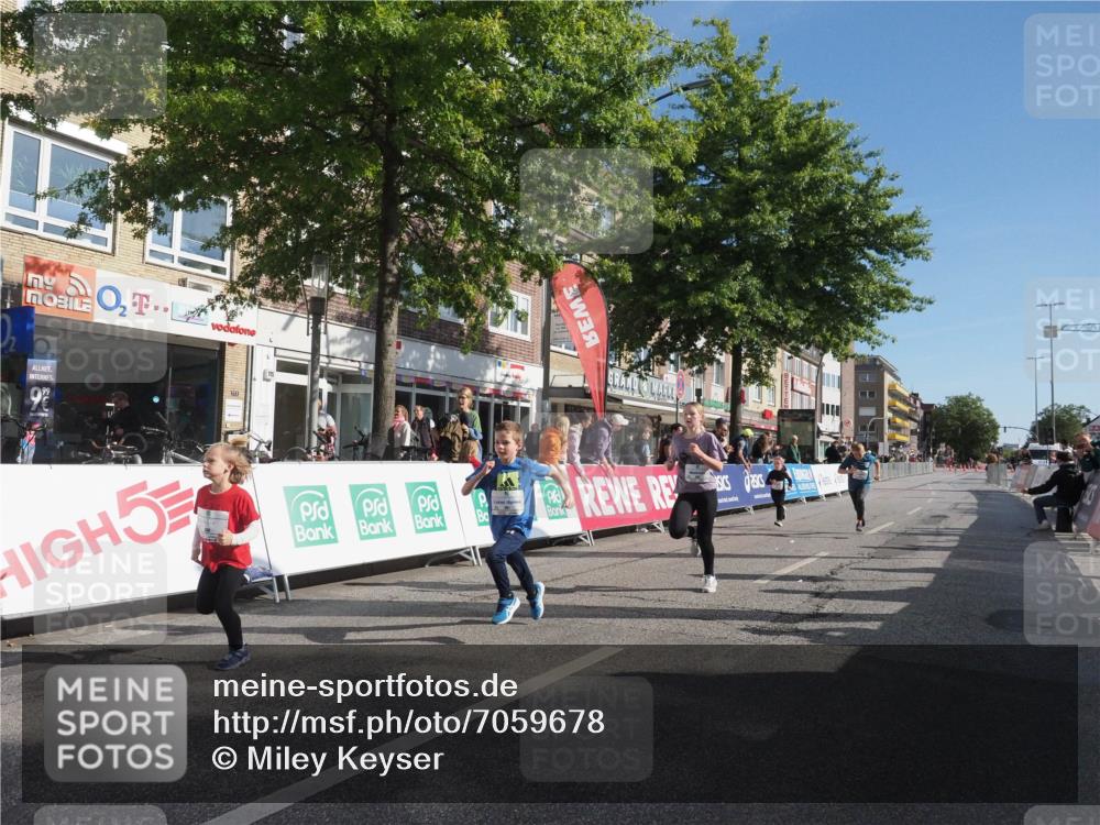 15.09.2024 - PSD Bank Halbmarathon Miley Keyser http://msf.ph/oto/7059678 15.09.2024 10:30:11 Ziel 32, 97, 127, 129, 156, 252, 264, 281, 289, 306 meine-sportfotos.de