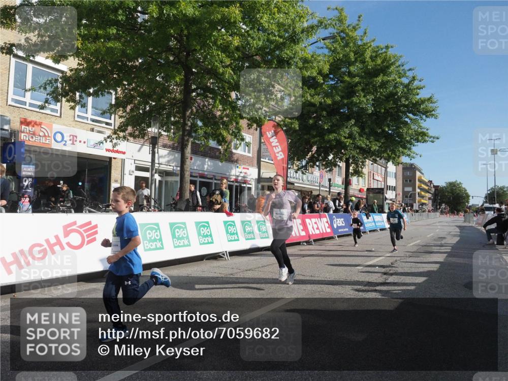15.09.2024 - PSD Bank Halbmarathon Miley Keyser http://msf.ph/oto/7059682 15.09.2024 10:30:11 Ziel 32, 97, 127, 129, 156, 252, 264, 281, 289, 306 meine-sportfotos.de