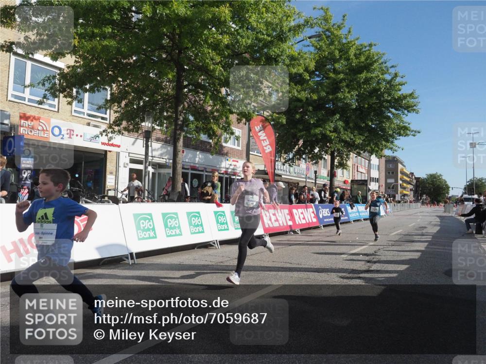 15.09.2024 - PSD Bank Halbmarathon Miley Keyser http://msf.ph/oto/7059687 15.09.2024 10:30:12 Ziel 32, 97, 127, 129, 156, 252, 264, 281, 289, 306 meine-sportfotos.de