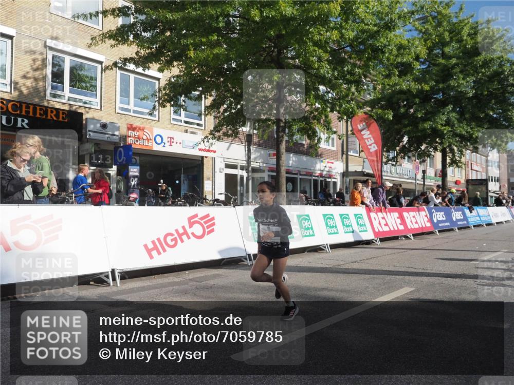 15.09.2024 - PSD Bank Halbmarathon Miley Keyser http://msf.ph/oto/7059785 15.09.2024 10:30:32 Ziel 303 meine-sportfotos.de