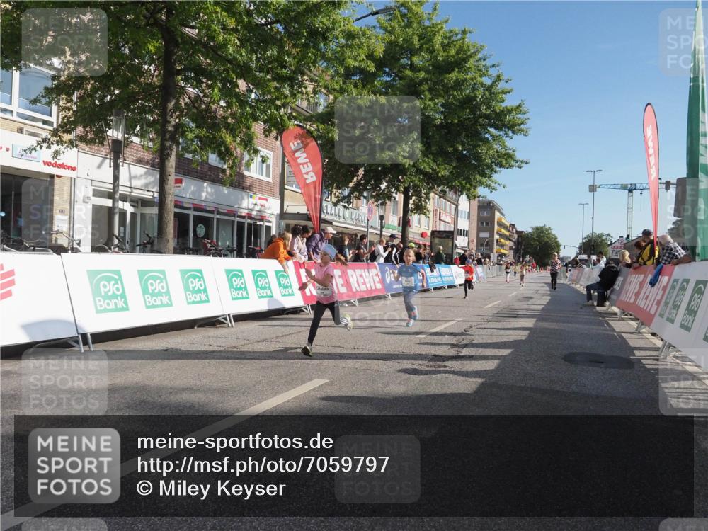 15.09.2024 - PSD Bank Halbmarathon Miley Keyser http://msf.ph/oto/7059797 15.09.2024 10:30:48 Ziel 38, 44, 145, 147, 214, 234 meine-sportfotos.de